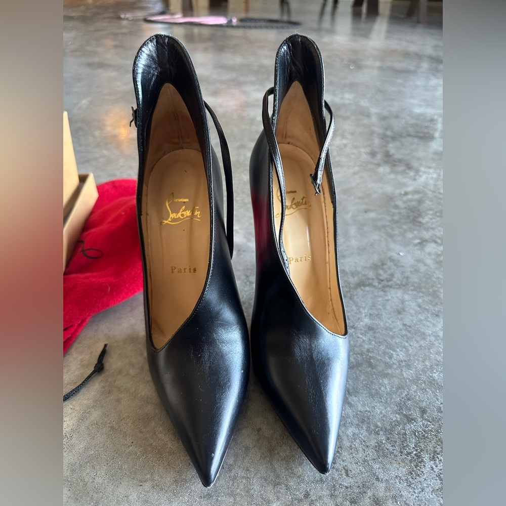 Christian Louboutin Vampy Doly 120 Shiny Calf Black Heels